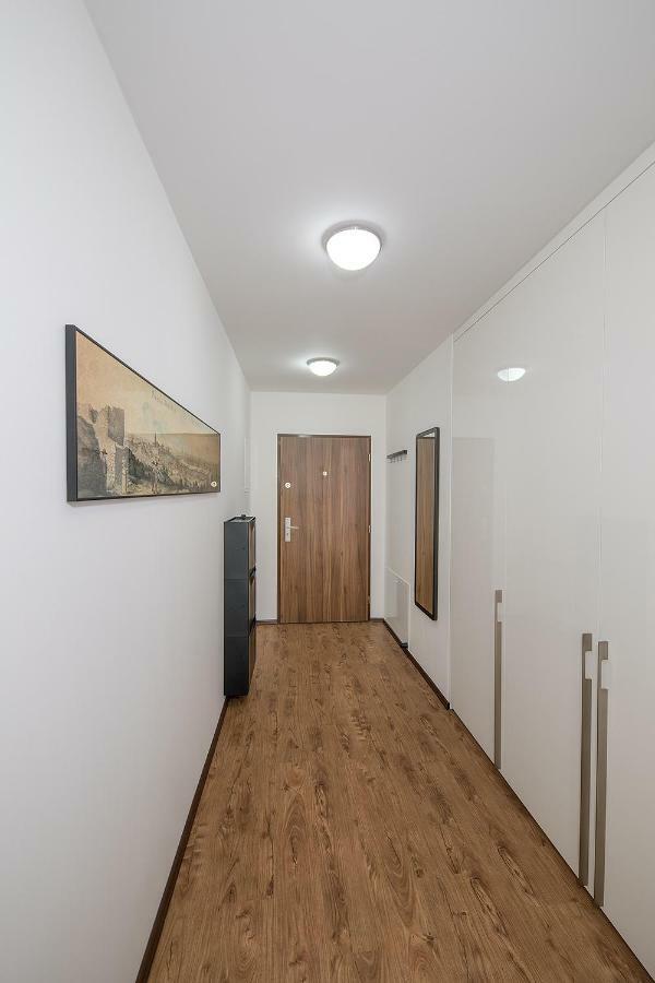 Apartment Near City Centre With Parking Place ปราก ภายนอก รูปภาพ