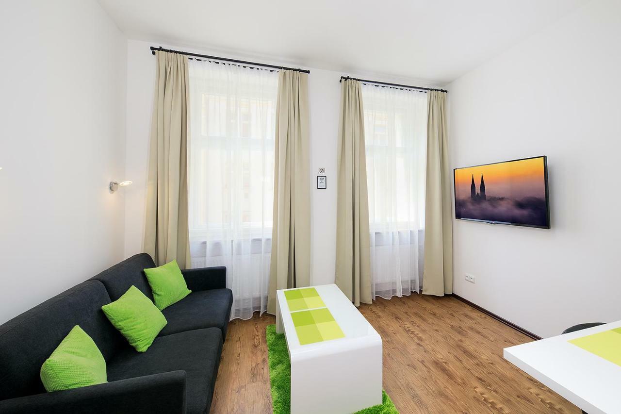 Apartment Near City Centre With Parking Place ปราก ภายนอก รูปภาพ